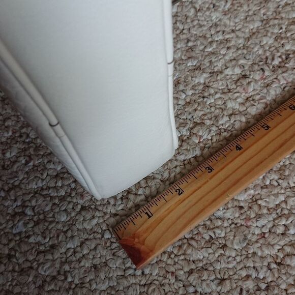 Marc by Marc Jacobs Sally Croc Crossbody bag - Picture 9 of 13